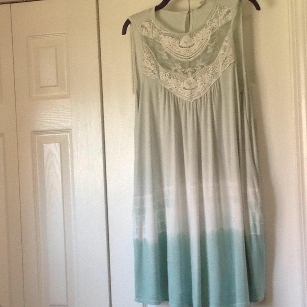 Sleeveless dress